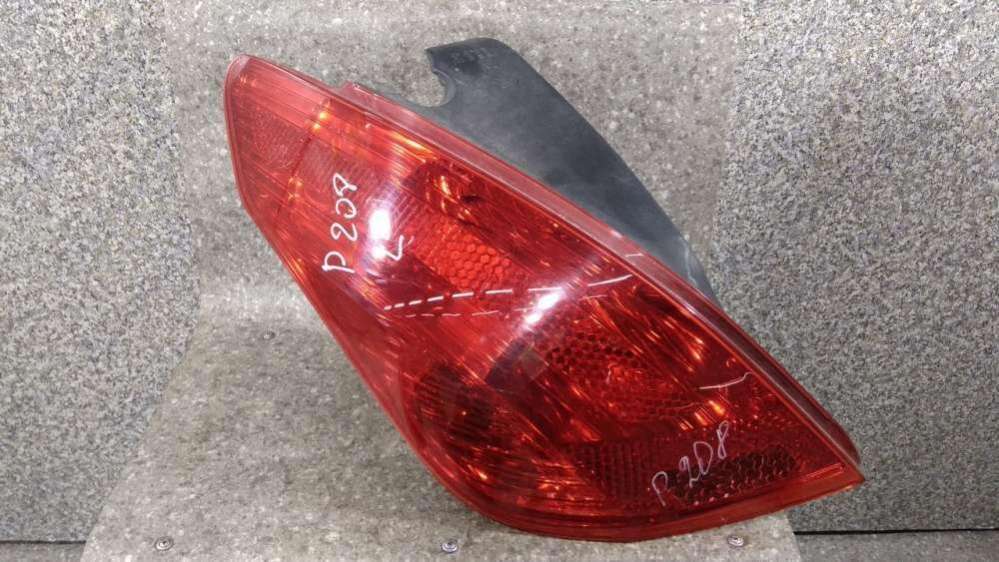 Фонарь задний левый к Peugeot 208 2015