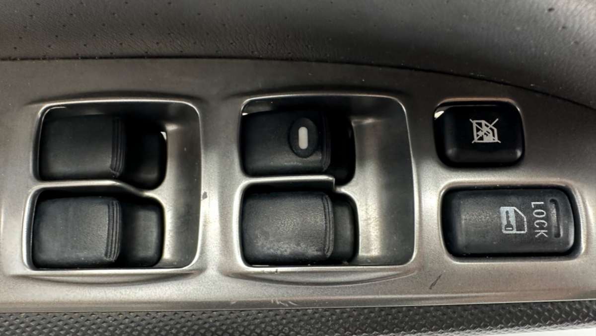 Блок кнопок к Mitsubishi Outlander 2005