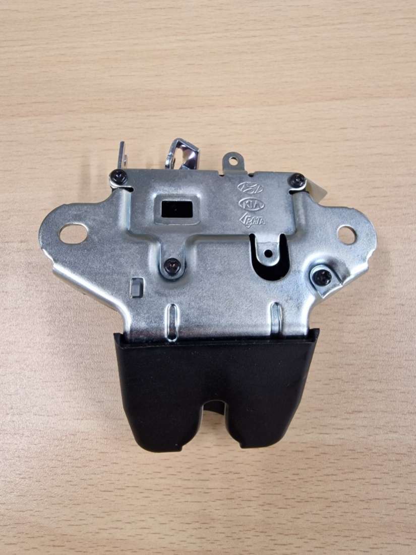 Замок (кнопка) крышки багажника к Hyundai Solaris 2021