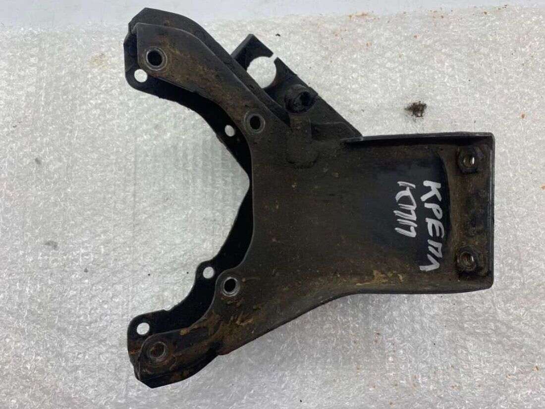 Кронштейн КПП к Peugeot  1994