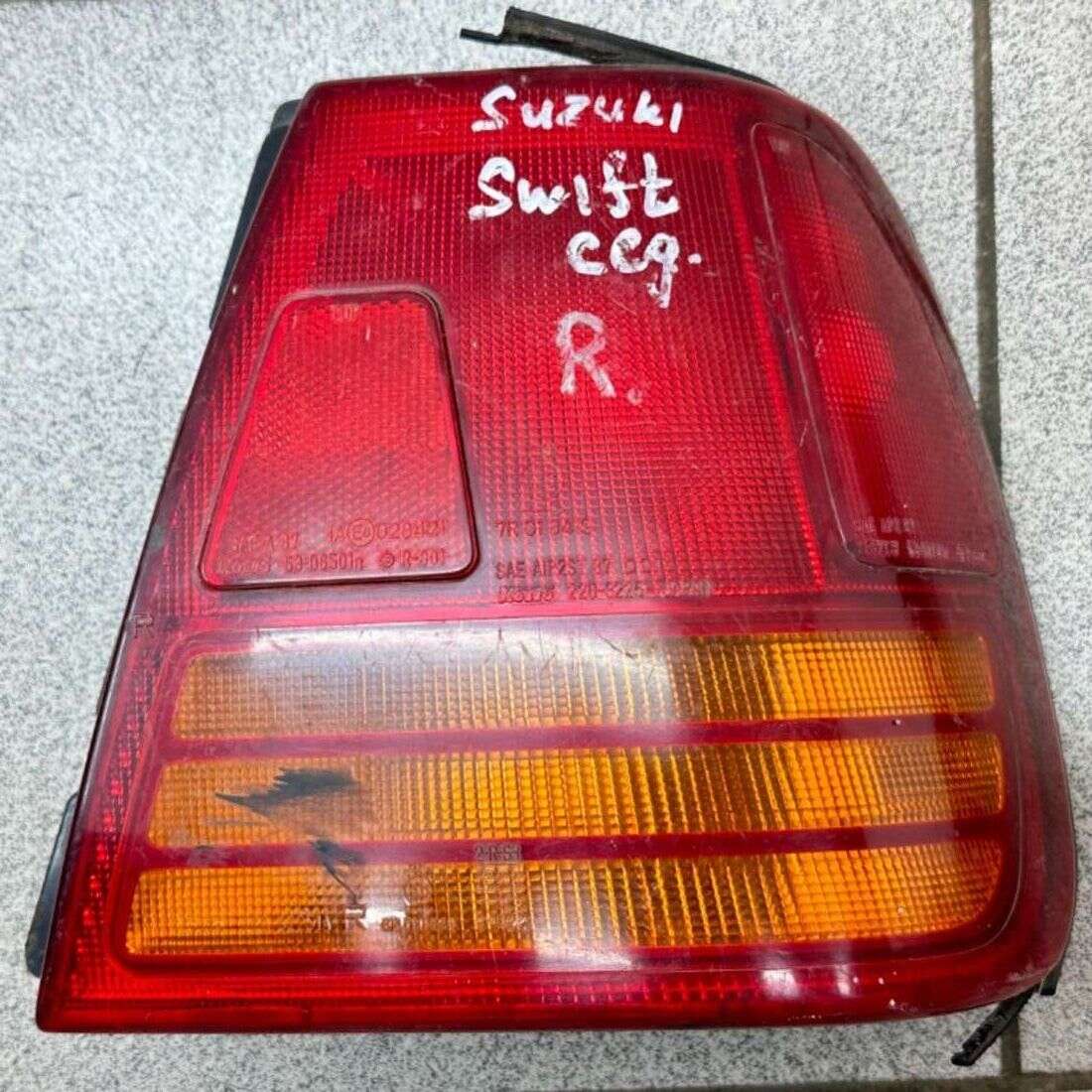 Фонарь задний правый к Suzuki Swift 1996