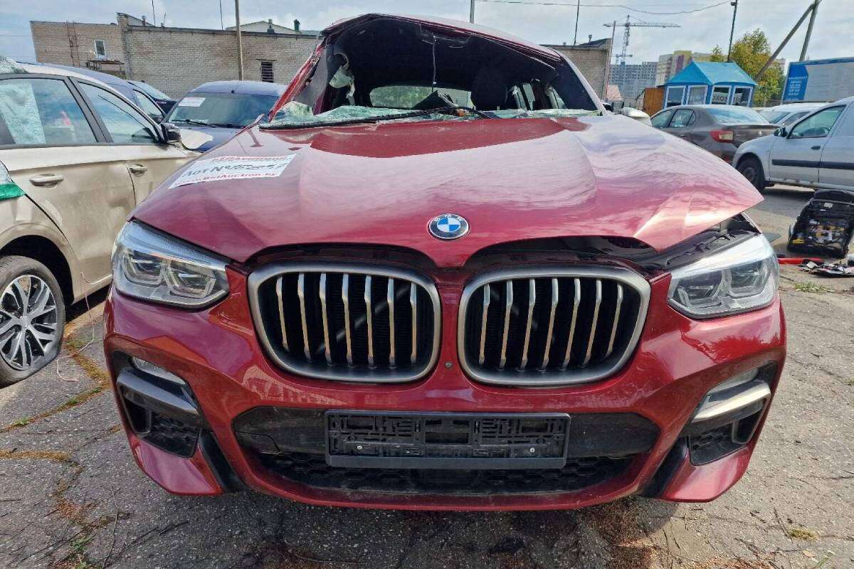 Что вы знаете об азарте: за аварийный BMW X4 на аукционе развернулась борьба