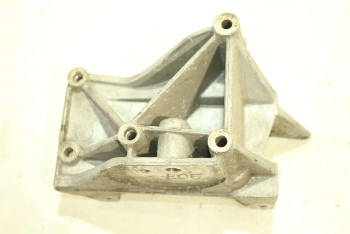 Кронштейн генератора к Peugeot 307 2002