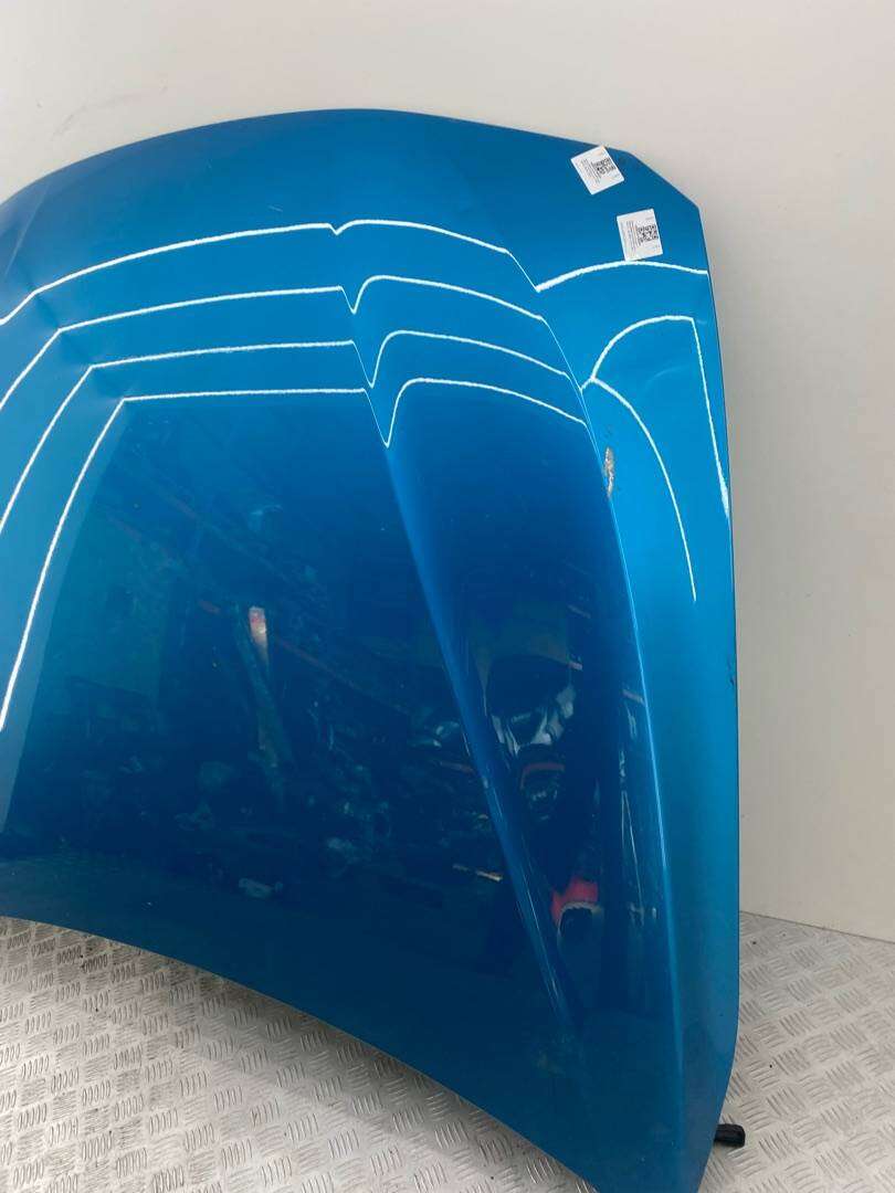 Капот к BMW  2019