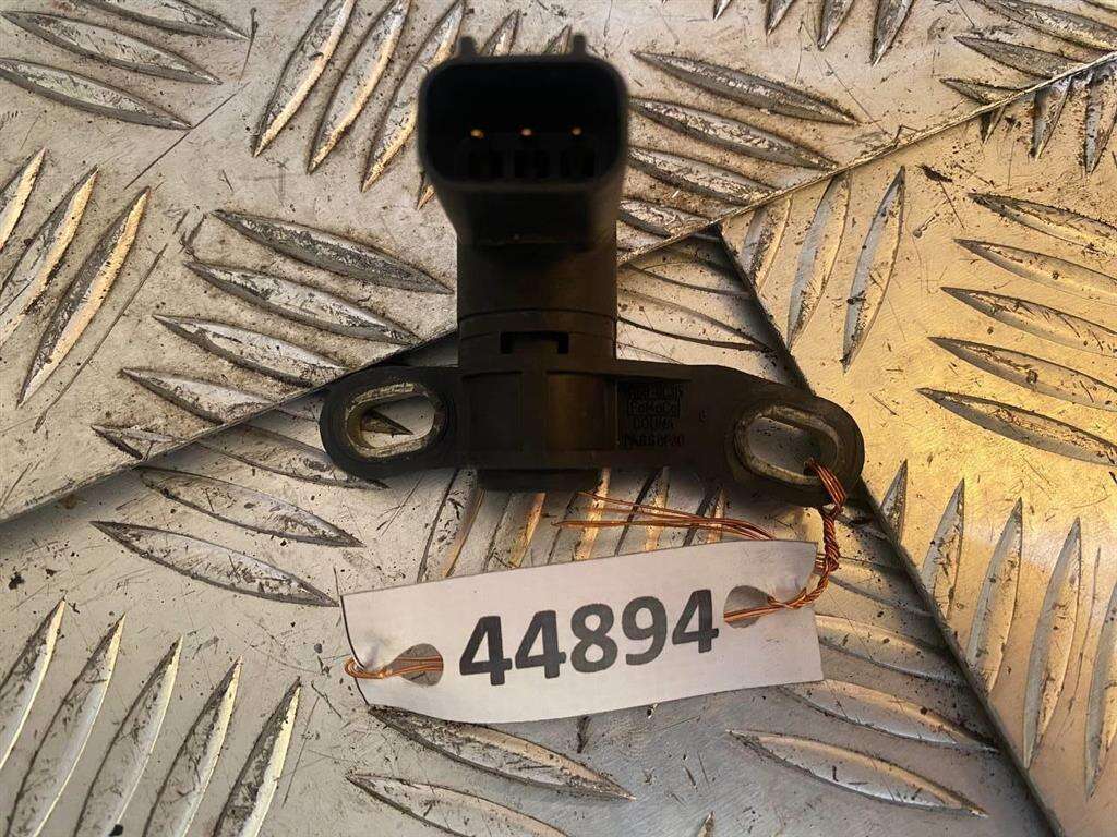 Датчик коленвала к Mazda 6 2005