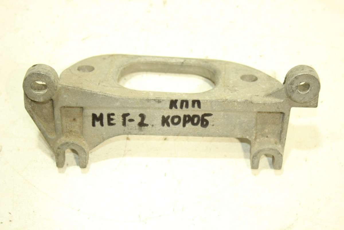 Кронштейн КПП к Renault Megane 2003
