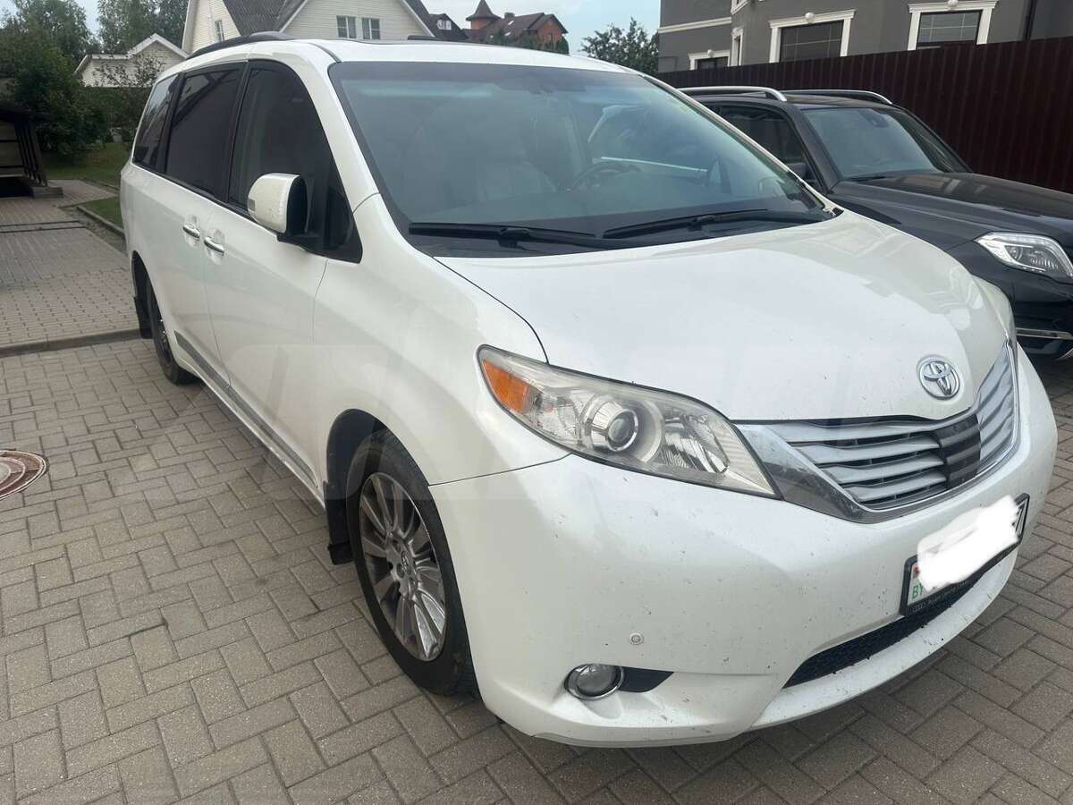 Toyota Sienna III, 2013