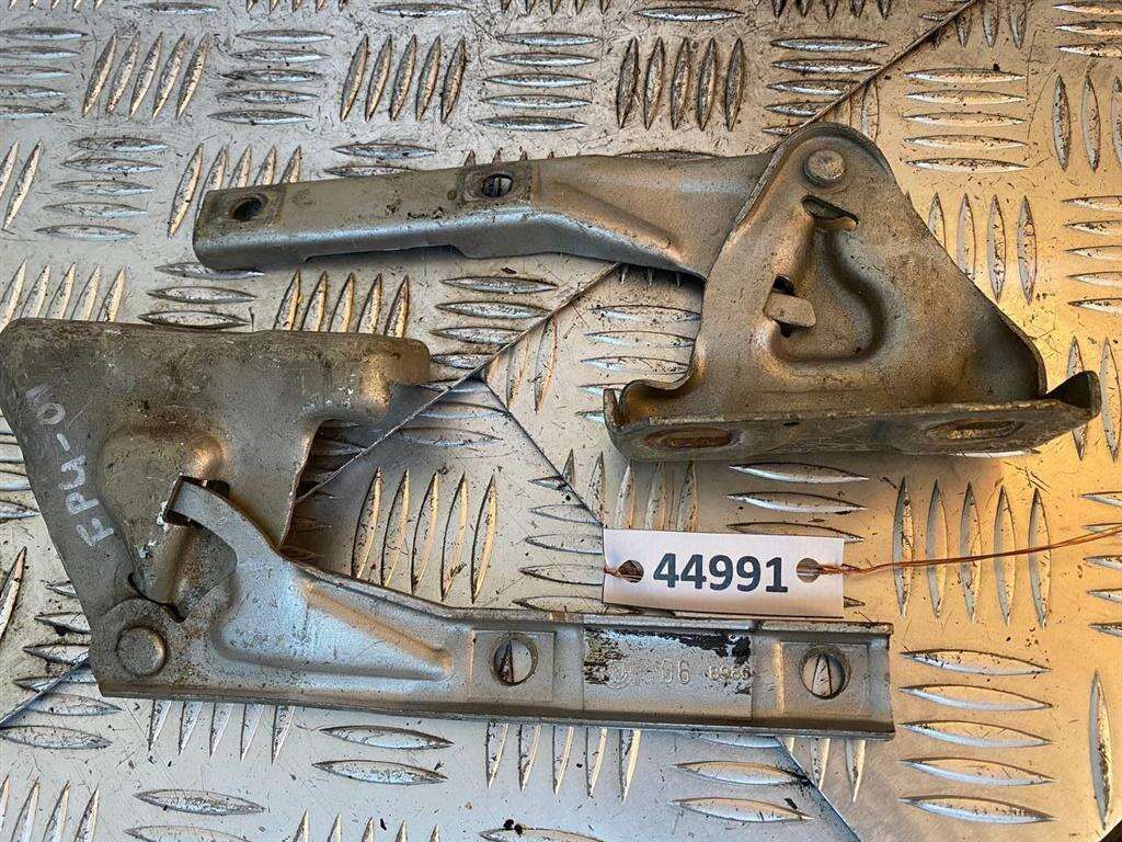 Петля капота к Fiat Punto 2002