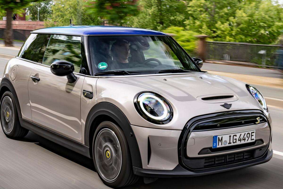 Mini отзывает десятки тысяч Cooper SE из-за риска самовозгорания батареи