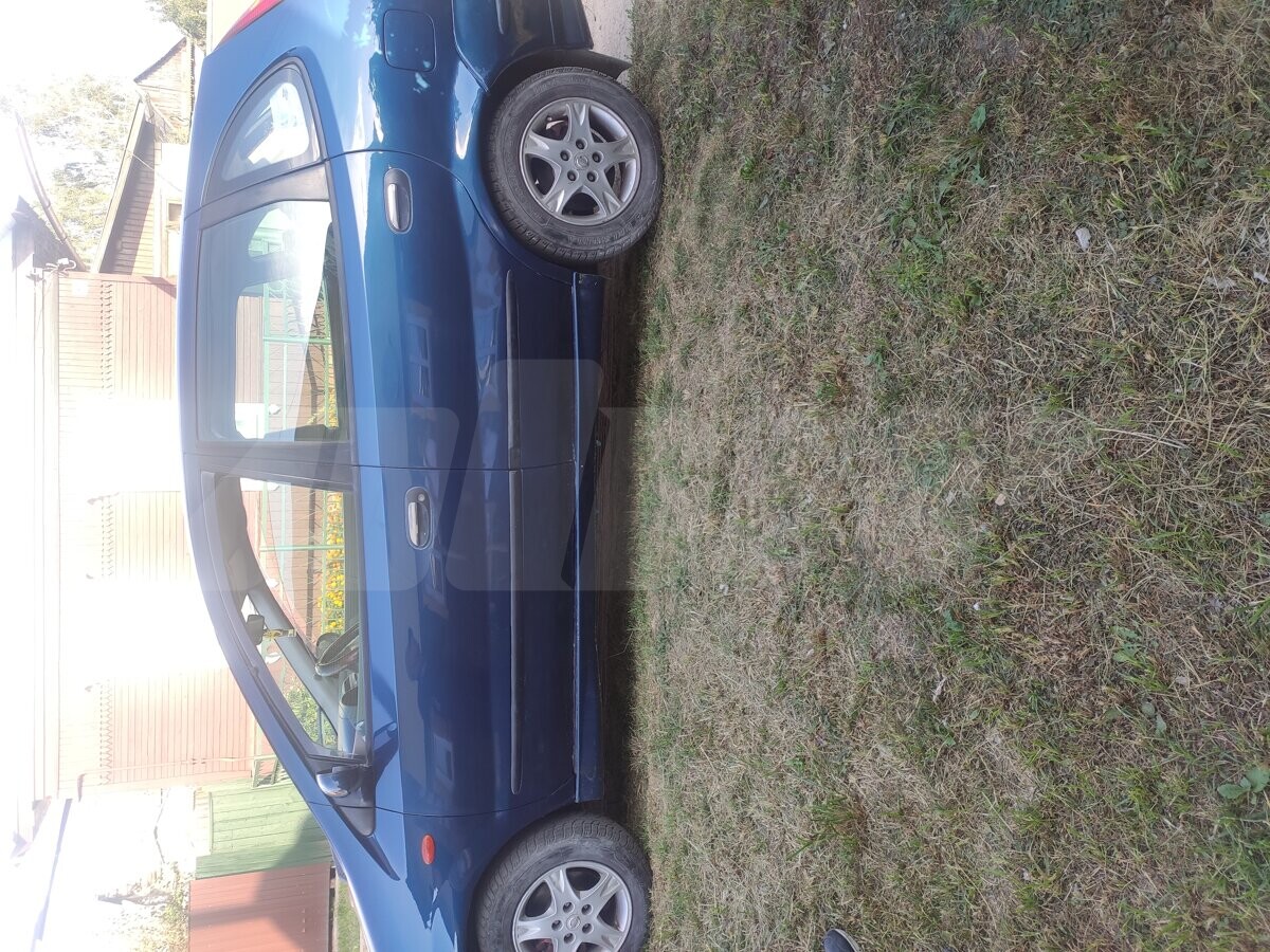 Nissan Almera Tino I, 2000