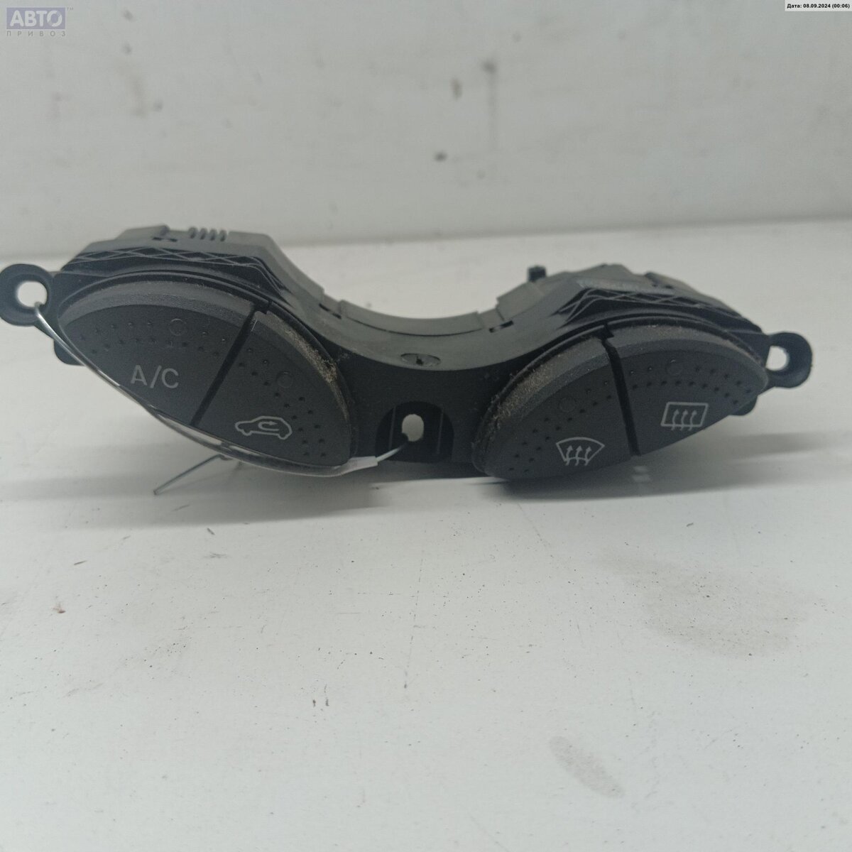 Кнопка  к Ford Focus 2003