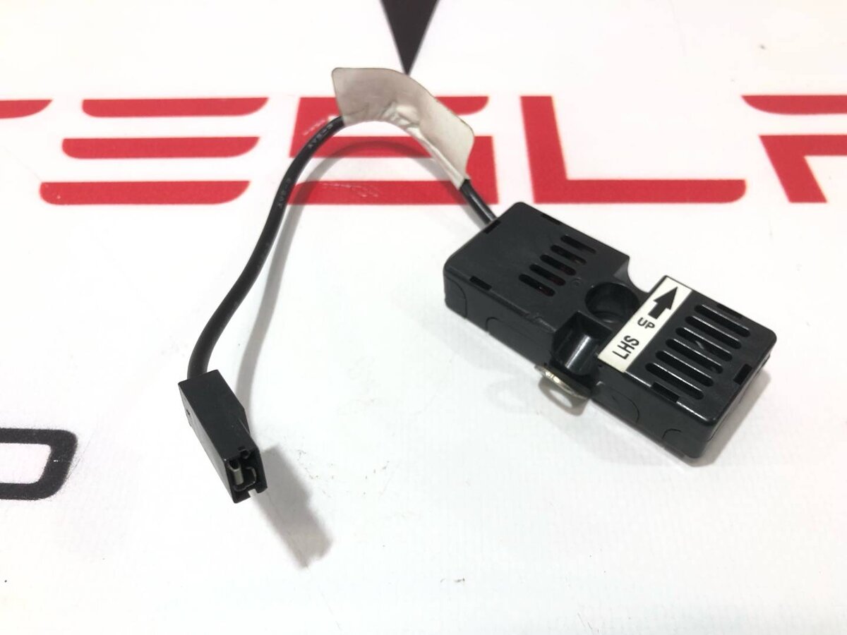 Антенна  к Tesla Model S 2019