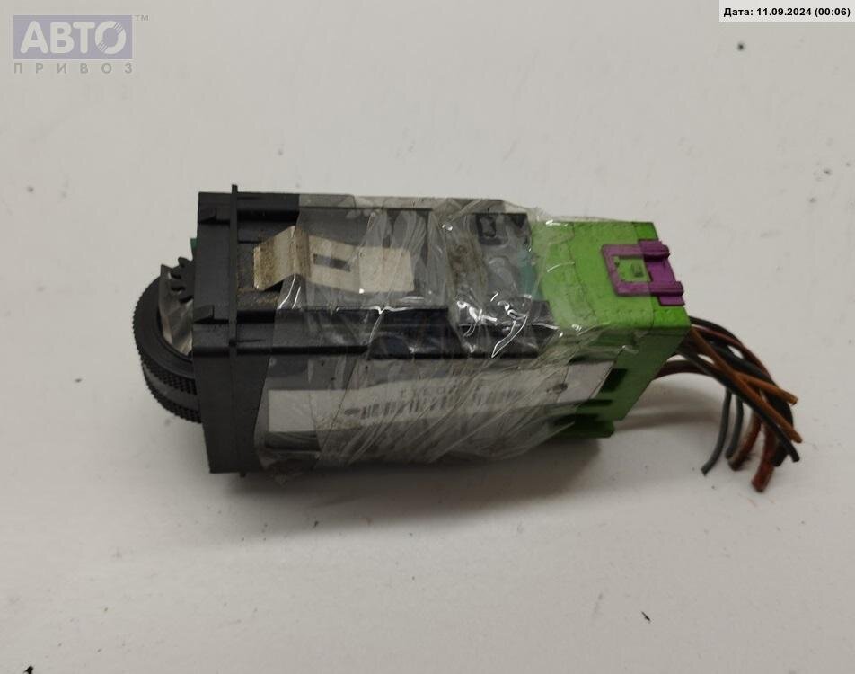 Кнопка  к Audi A6 2003