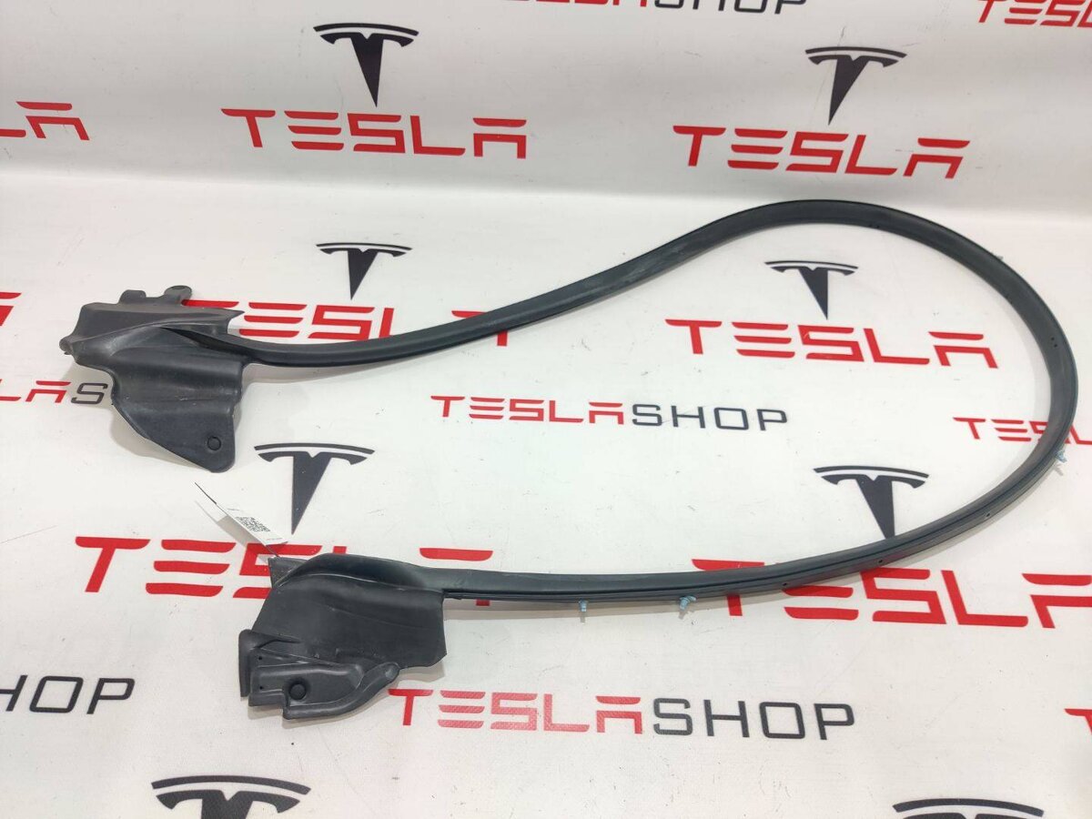 Уплотнитель к Tesla Model S 2019