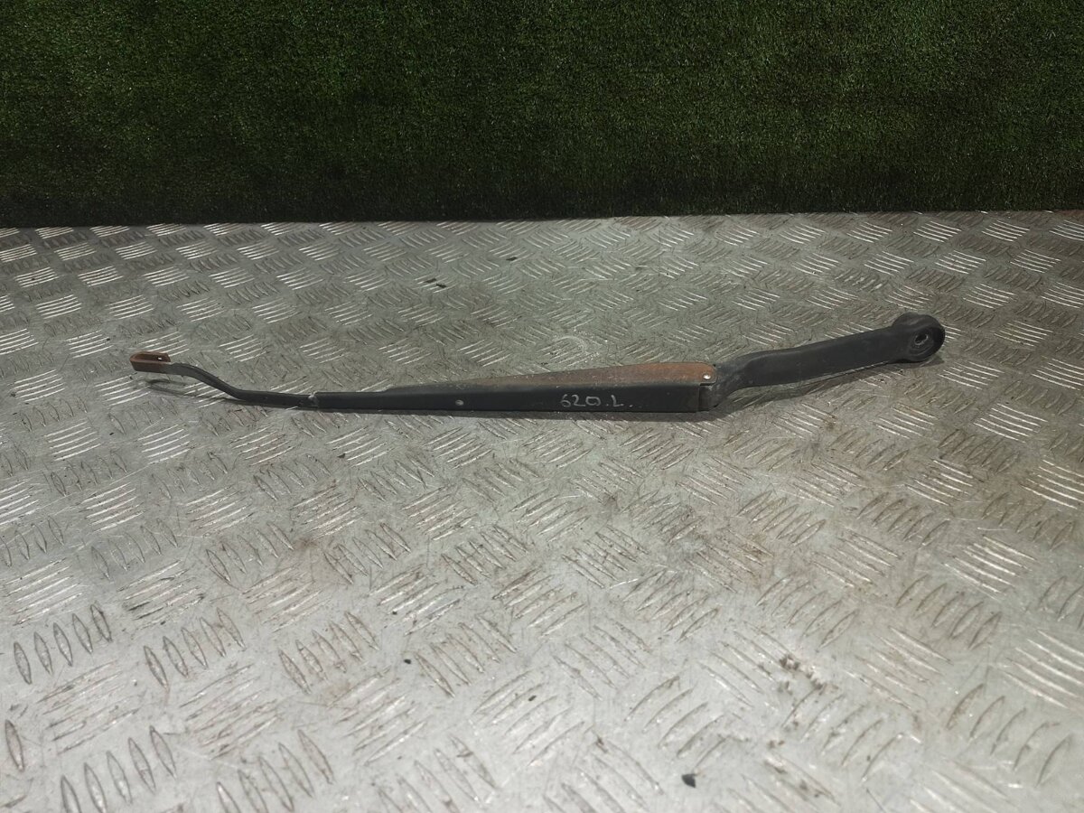 Щеткодержатель к Mazda 626 1997