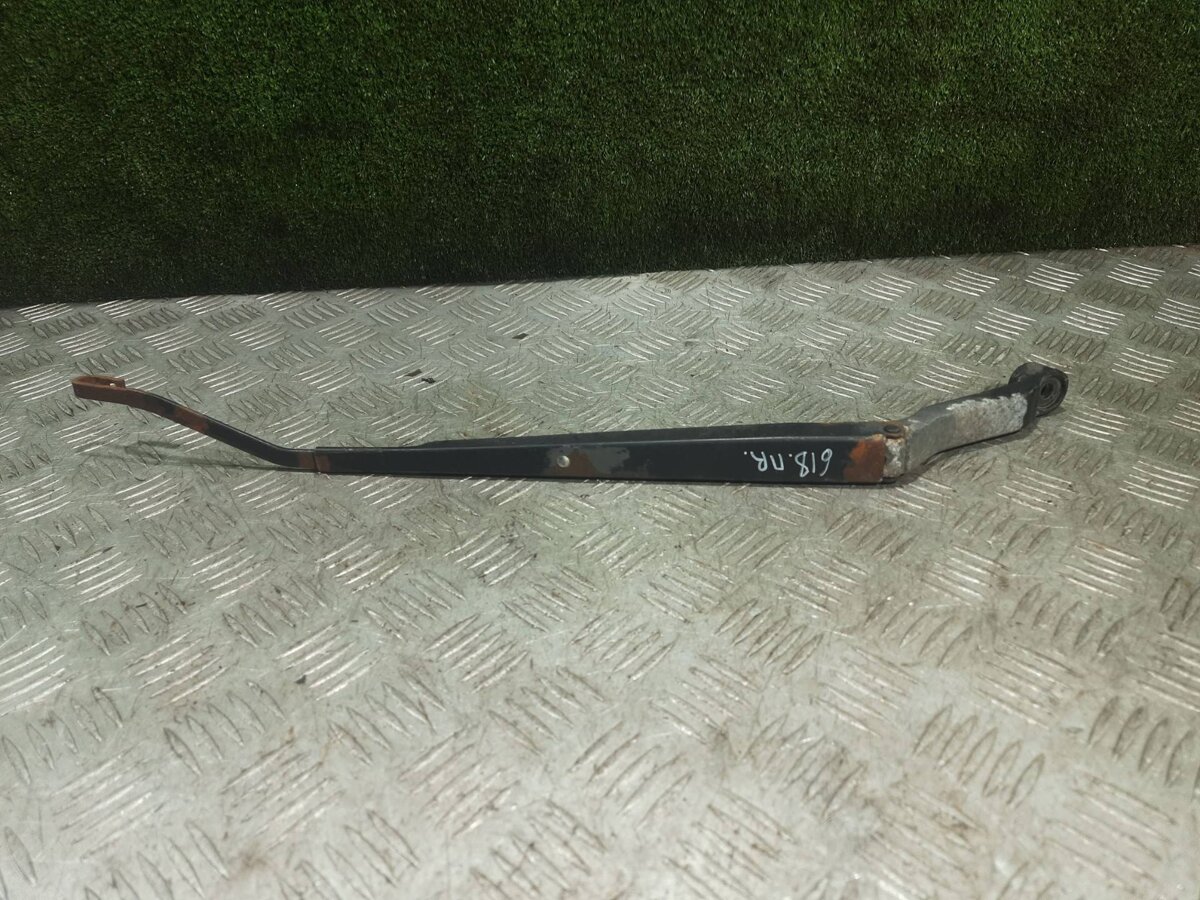Щеткодержатель к Toyota Carina E 1997