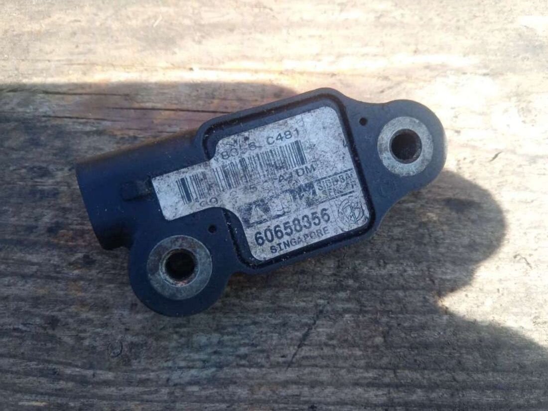 Датчик удара к Alfa Romeo 156 2000