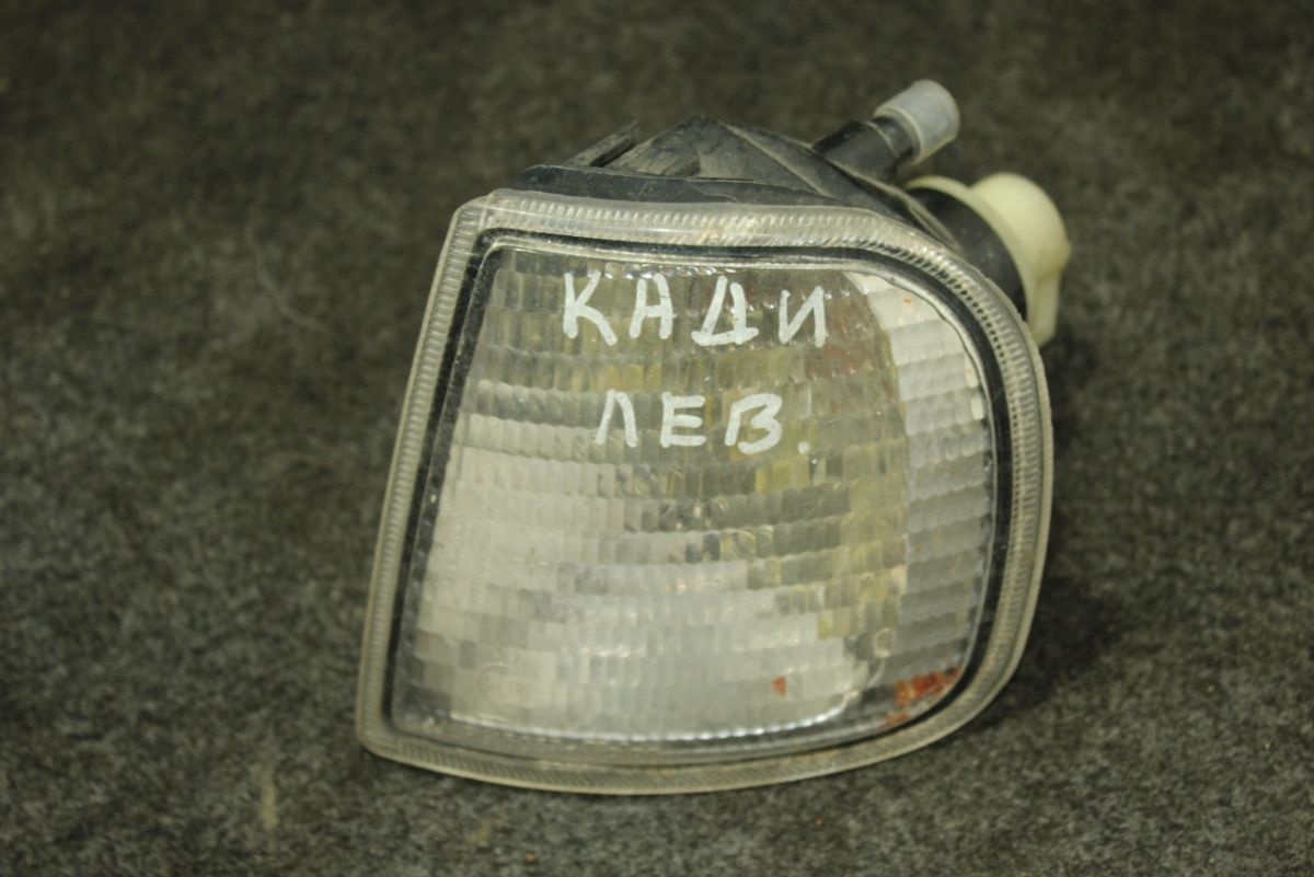 Поворотник левый к Volkswagen Caddy 1998