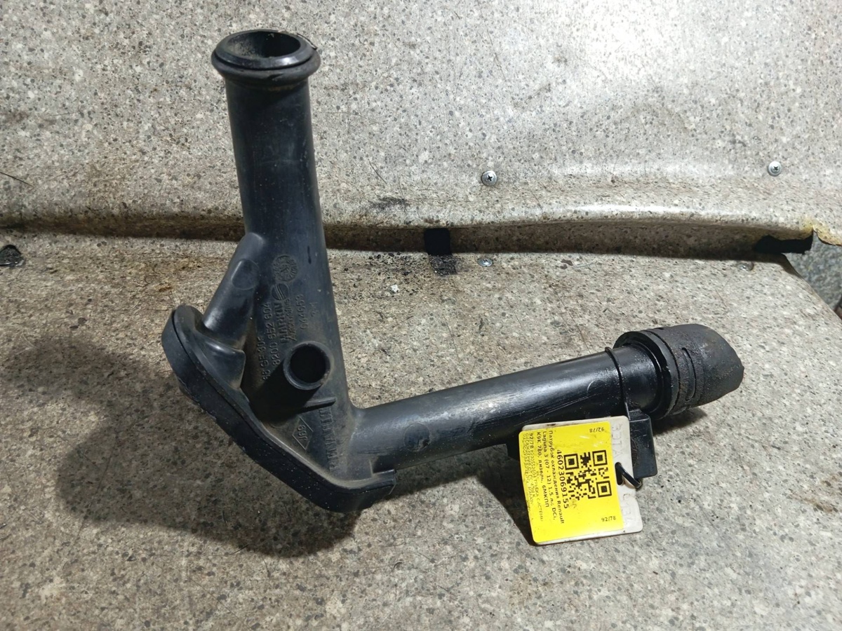 Патрубок к Renault Laguna 2010