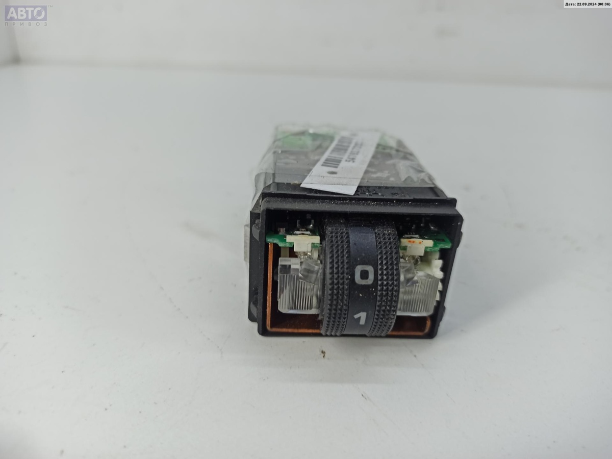 Кнопка  к Audi A6 1998