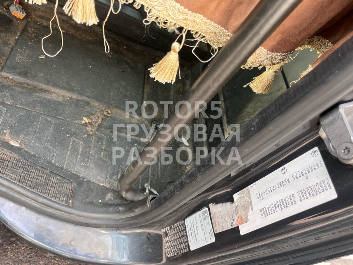 Уплотнитель к Volvo A6 2017