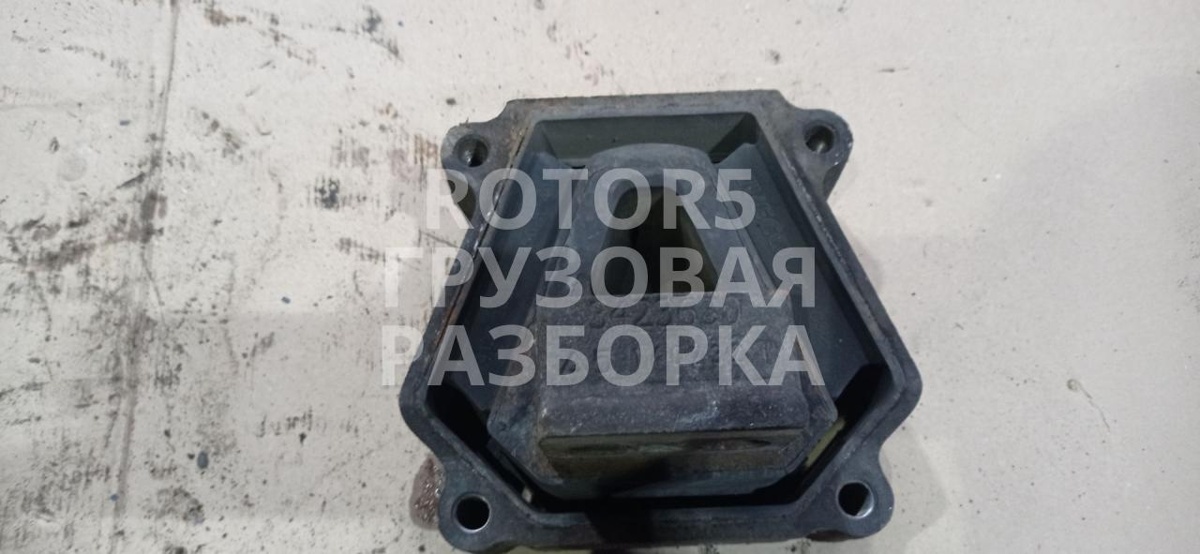 Подушка крепления двигателя к Iveco  2013