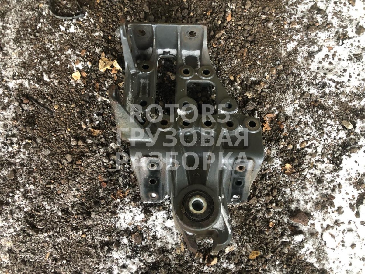 Кронштейн рессоры к Mercedes-Benz  2011