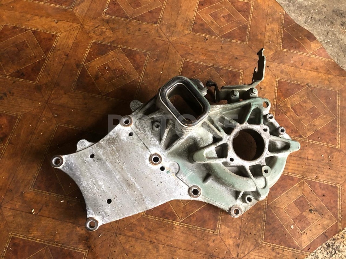 Корпус помпы к Volvo A6 2016
