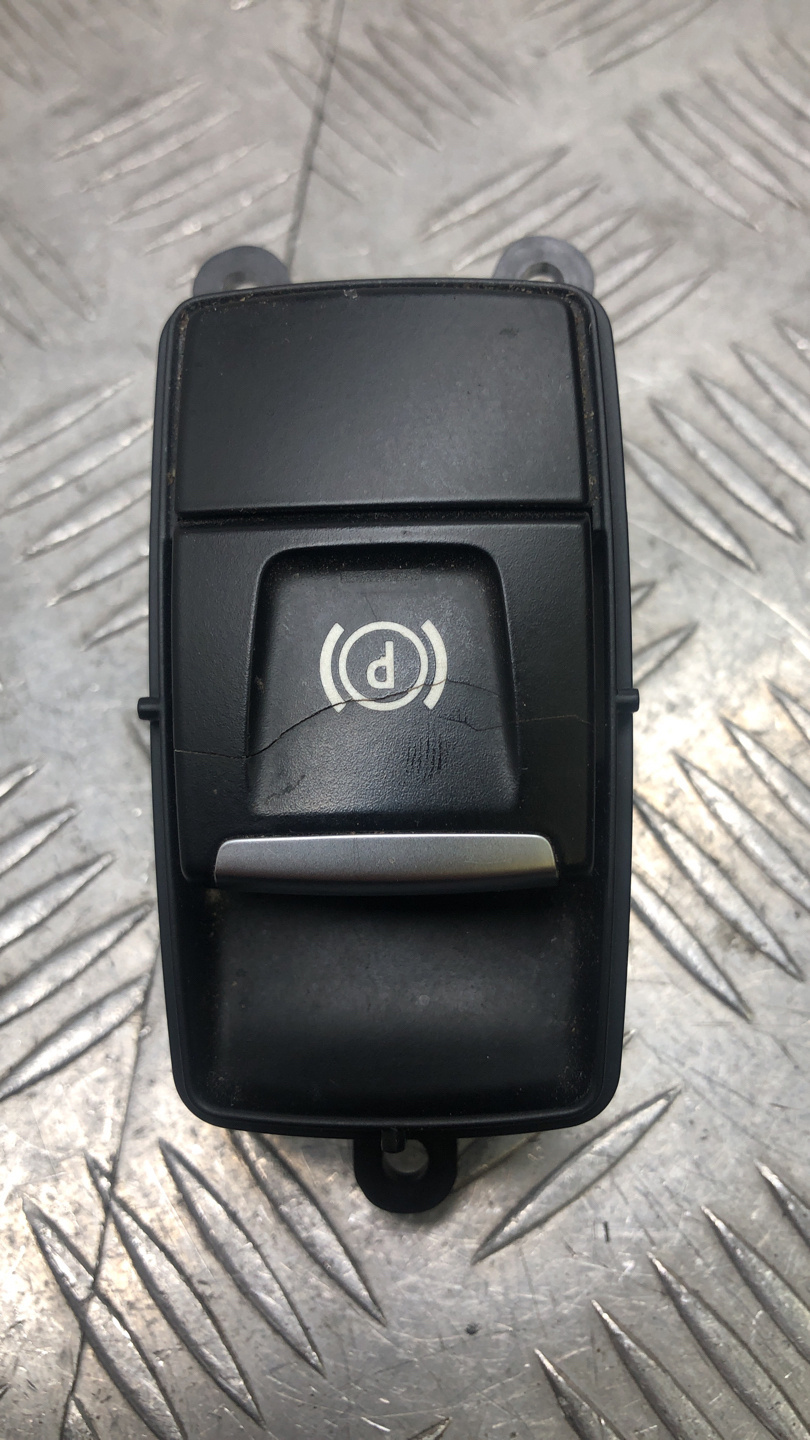 Кнопка  к BMW X1 2016