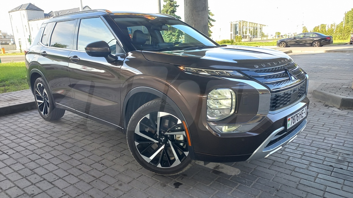 Mitsubishi Outlander IV, 2021