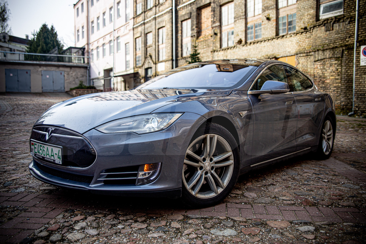Tesla Model S I, 2013