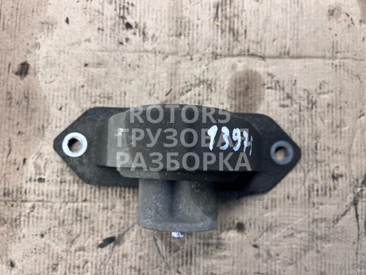Кронштейн радиатора   2018