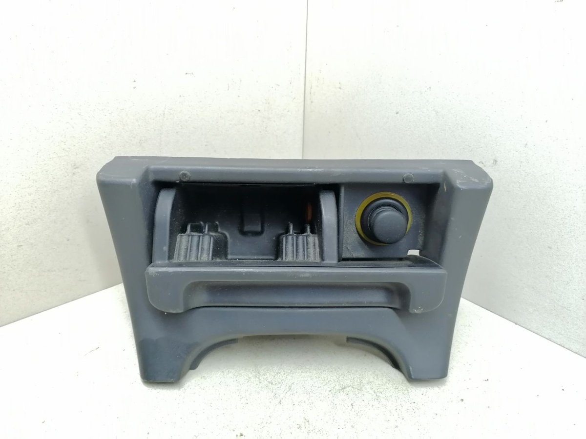 Пепельница к Renault Laguna 2000