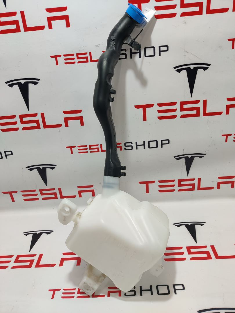 Бачок омывателя к Tesla Model X 2016