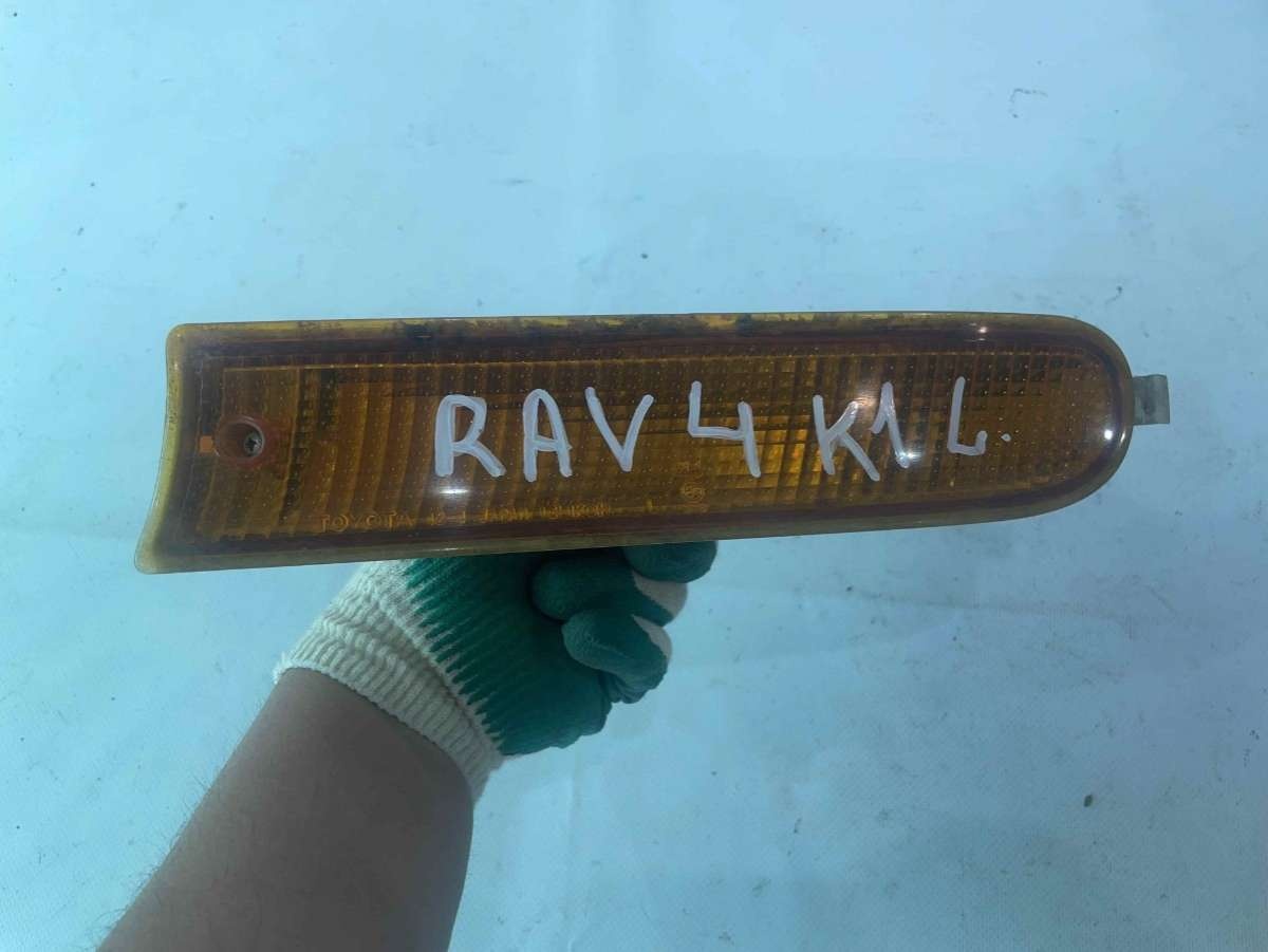 Поворотник левый к Toyota RAV 4 1996