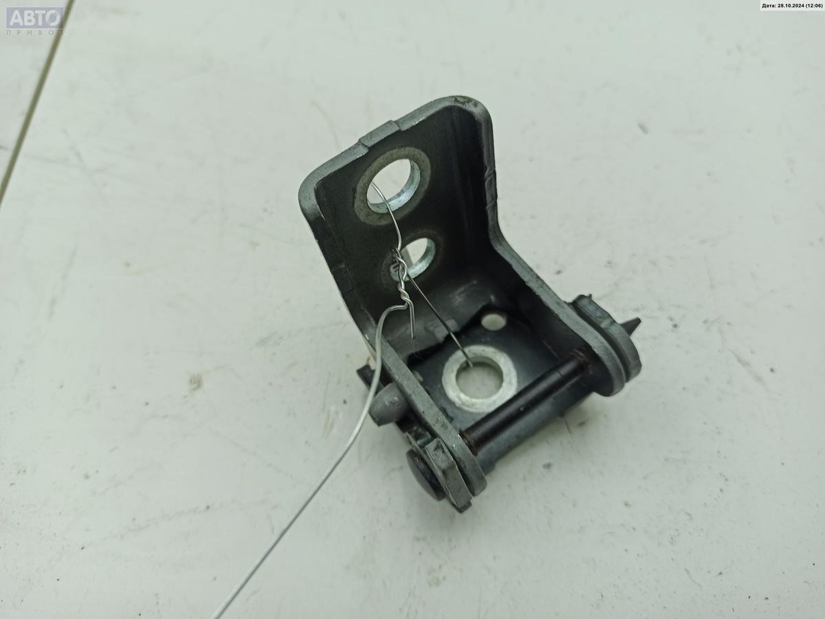 Петли к Peugeot 2008 2015