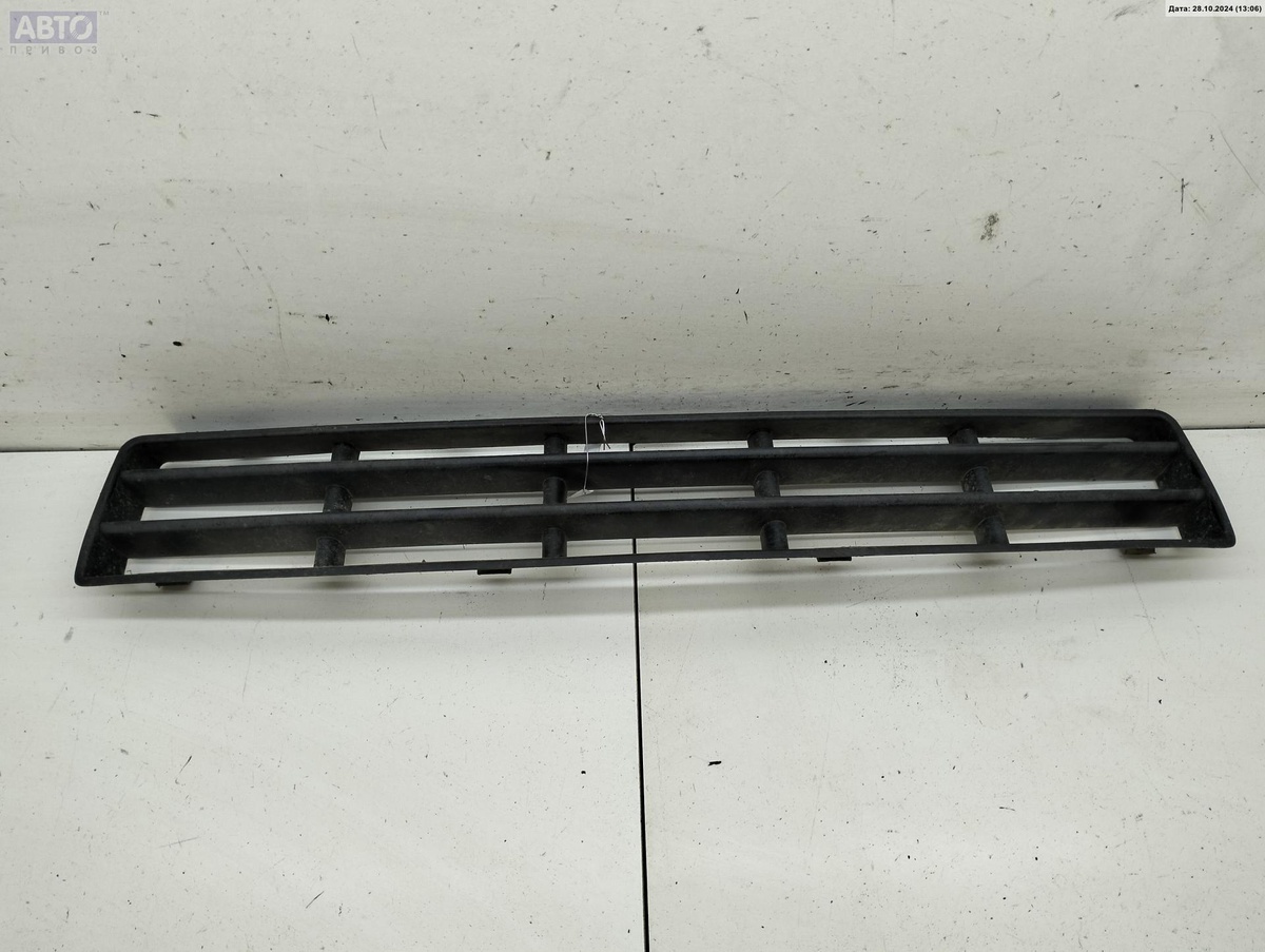 Решетка бампера к Volkswagen Golf 2001