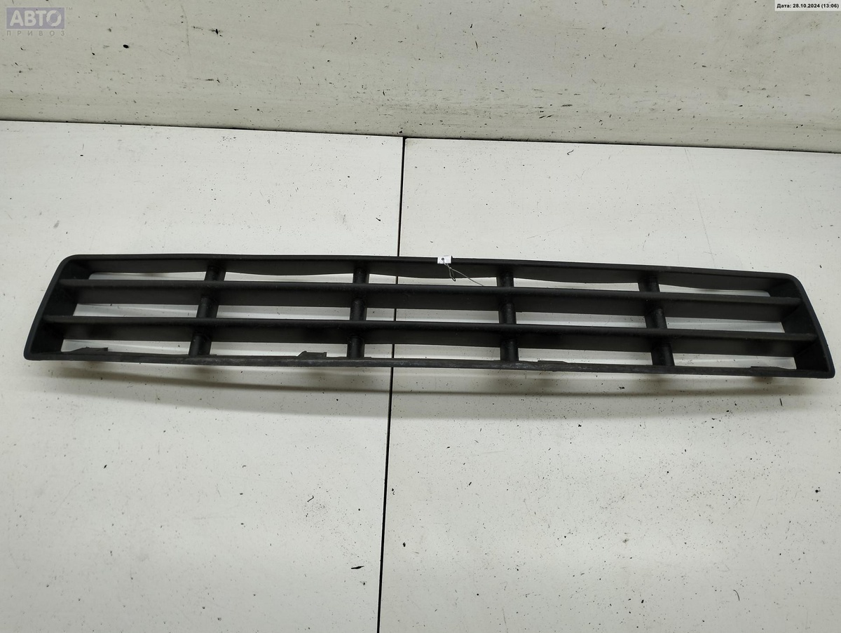 Решетка бампера к Volkswagen Golf 2001