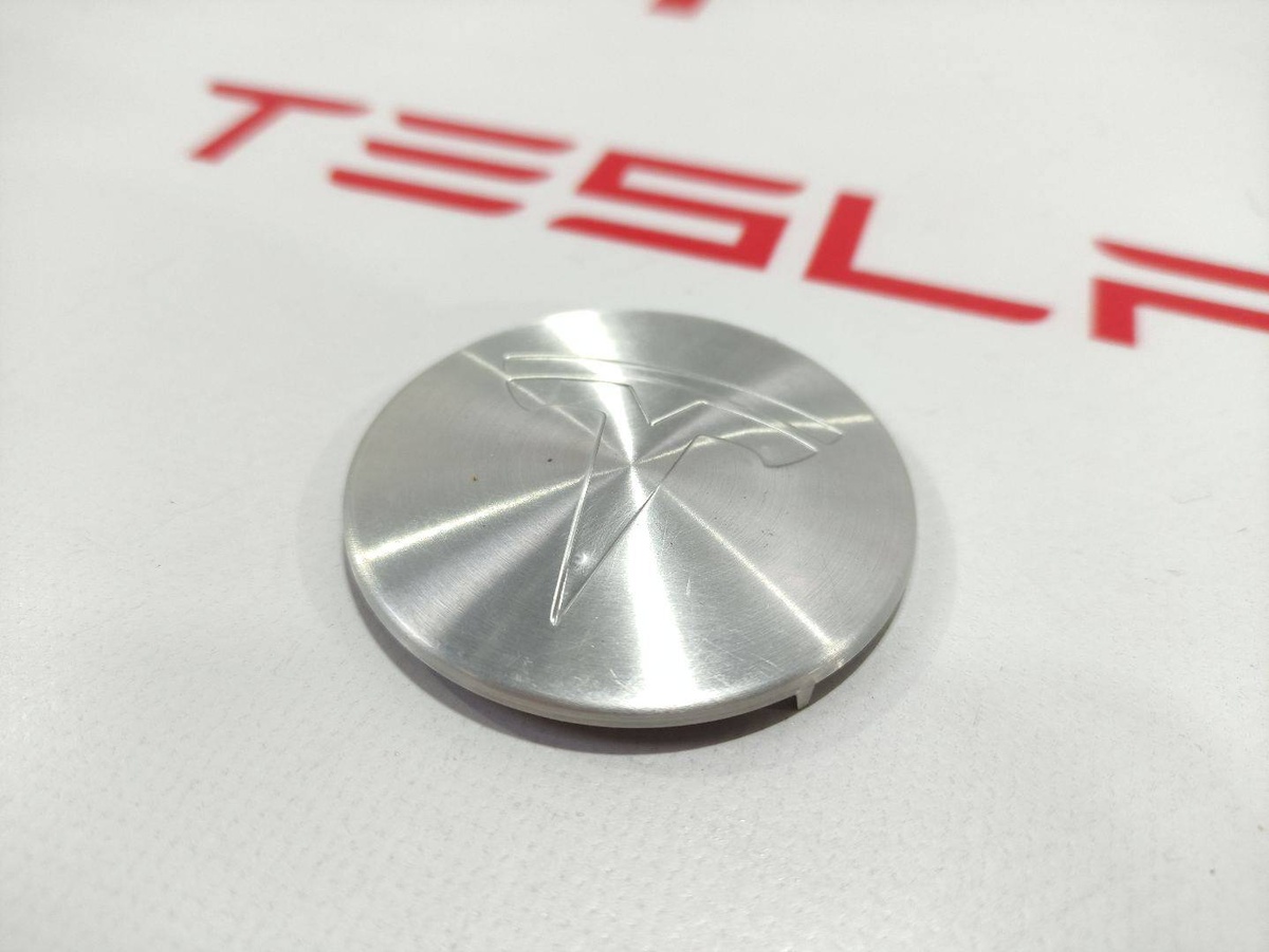 Колпачок литого диска к Tesla Model Y 2020