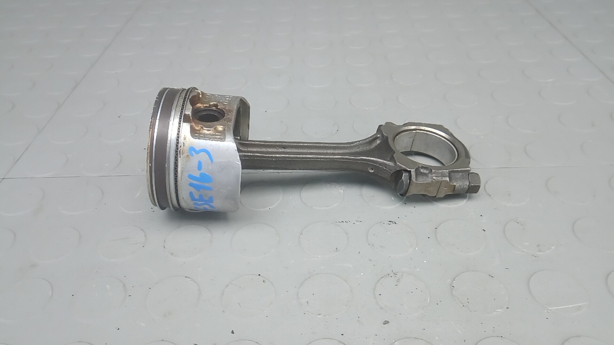 Поршень к Nissan Almera 2001