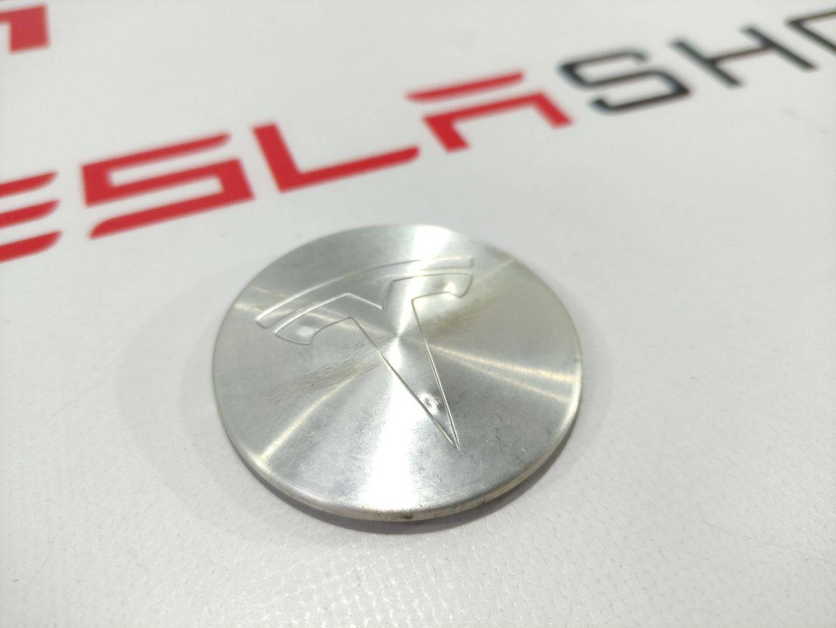Колпачок литого диска к Tesla Model Y 2020