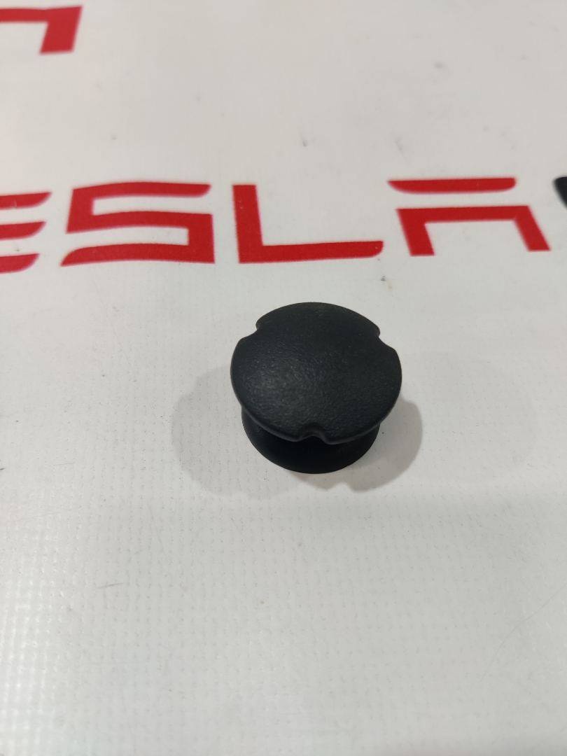 Клипса к Tesla Model S 2014