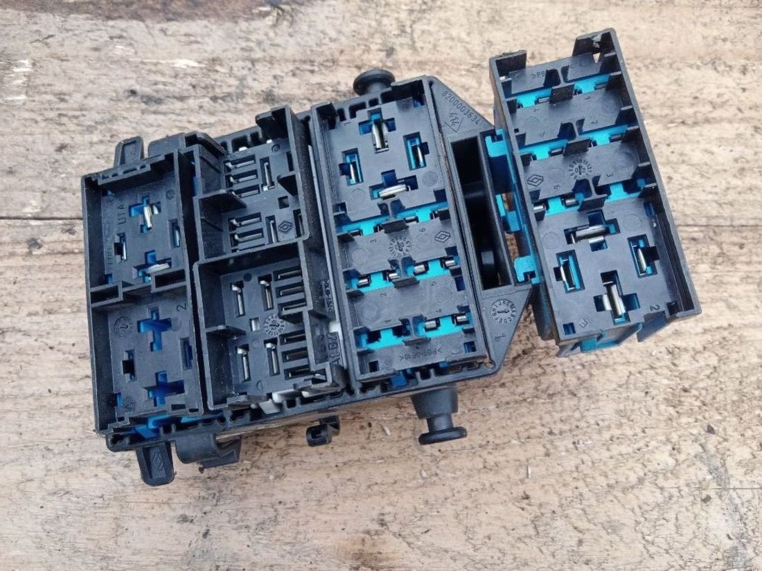 Блок предохранителей к Renault Espace 2003