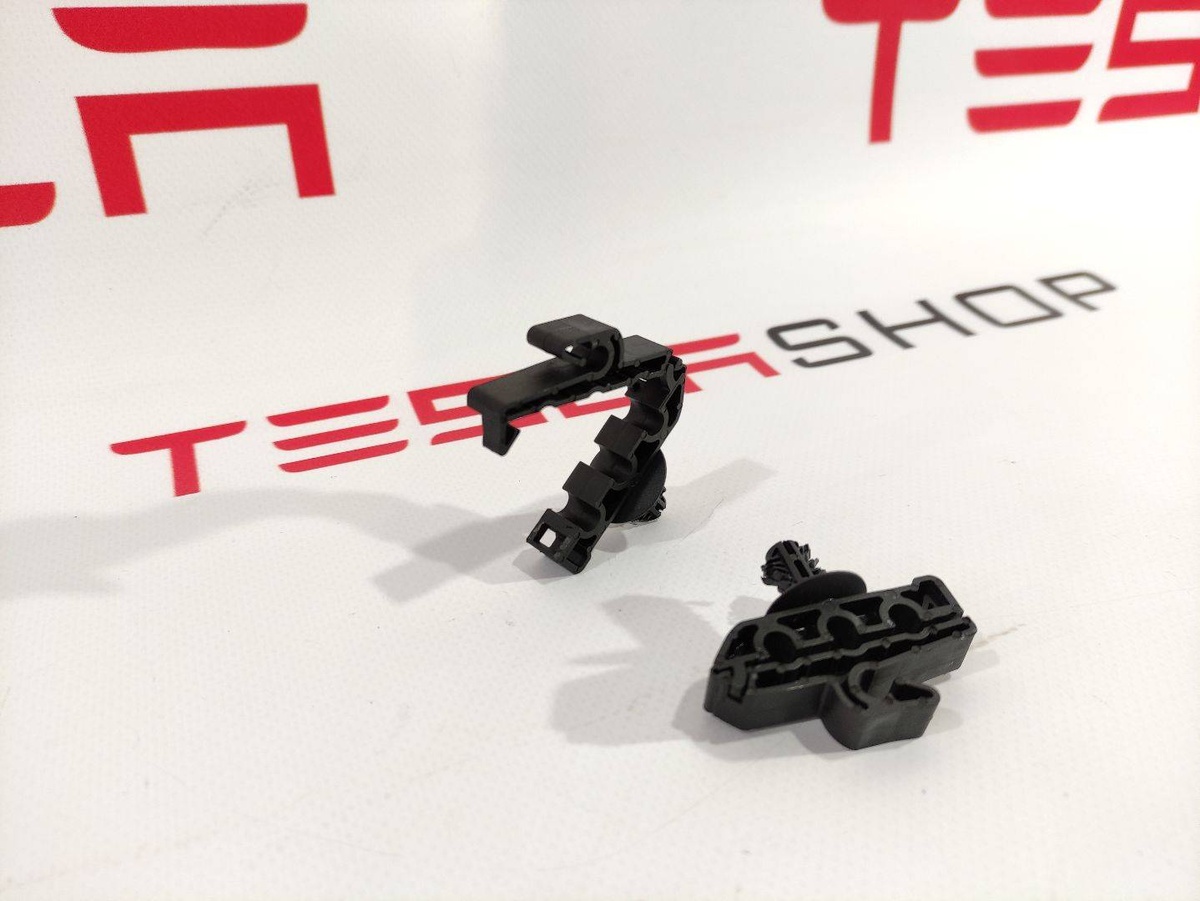 Клипса к Tesla Model S 2014