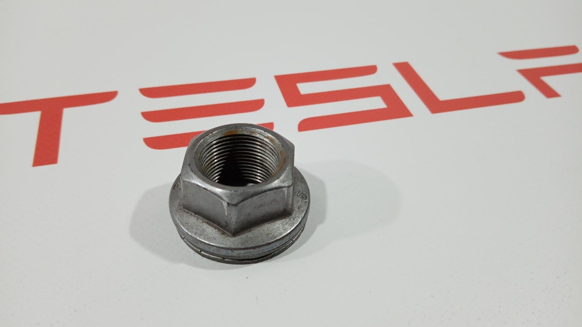 Гайка к Tesla Model 3 2019