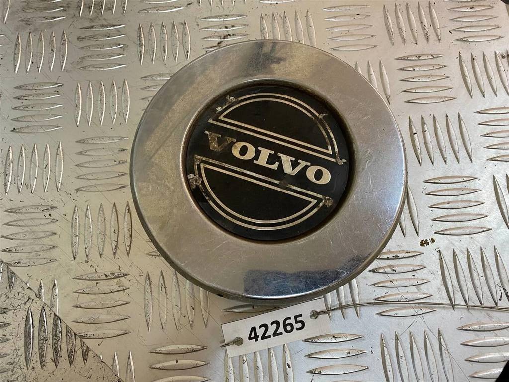 Колпачок литого диска к Volvo 440 1989