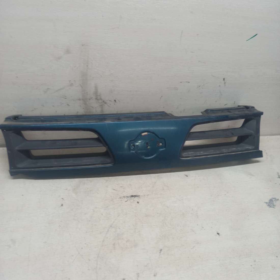 Решетка радиатора к Nissan Primera 1996