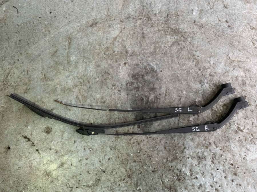 Щеткодержатель к Mitsubishi C4 1998