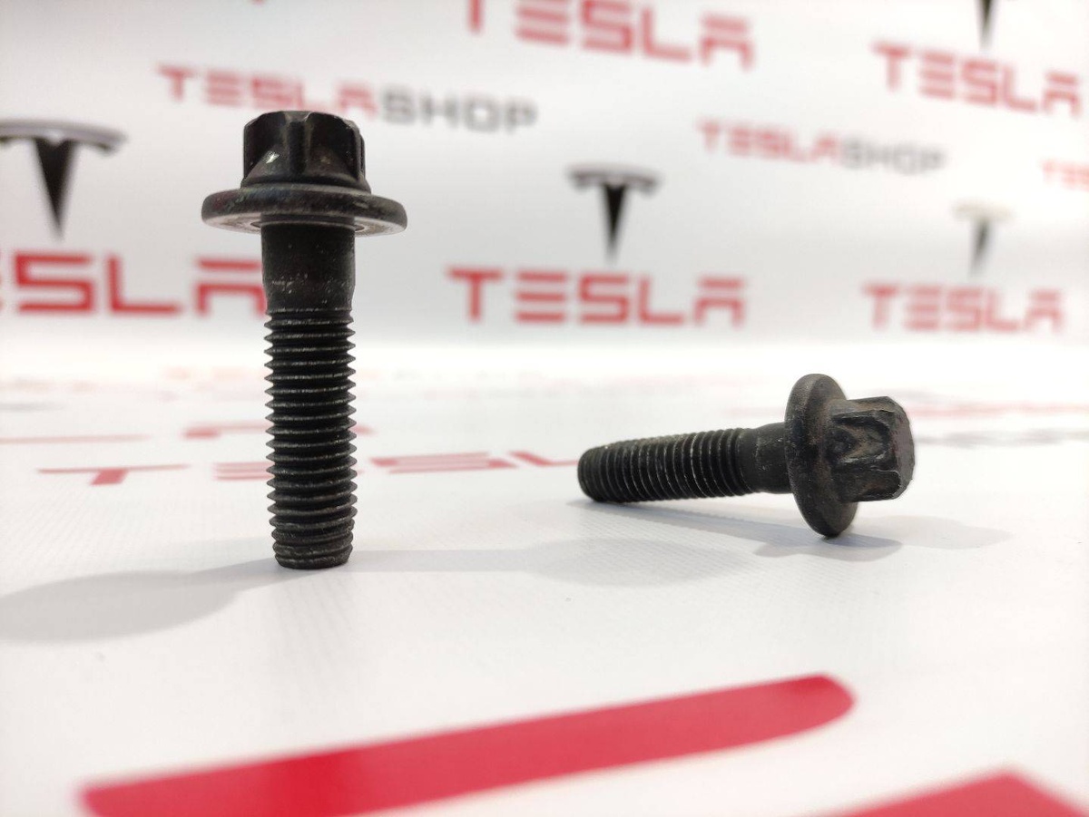 Болт к Tesla Model 3 2018