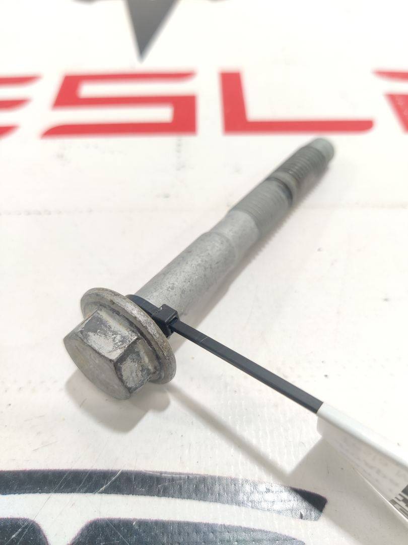 Болт к Tesla Model 3 2019